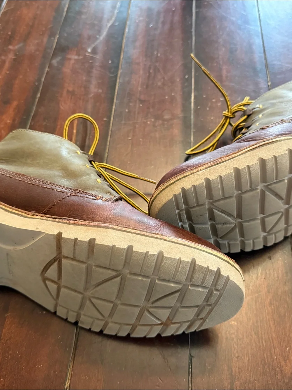 Clarks Shacre II Run Men’s 9.5 Olive Brown Leather Chukka Boots